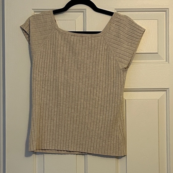 Beige Ribbed Short Sleeve Top perfect for business casual/casual - Picture 4 of 5